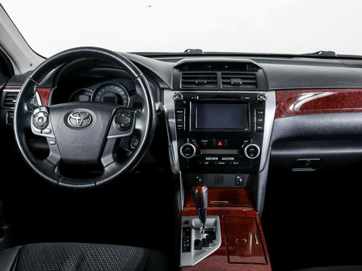 Toyota Camry с пробегом — 2013 год. Фото: #10