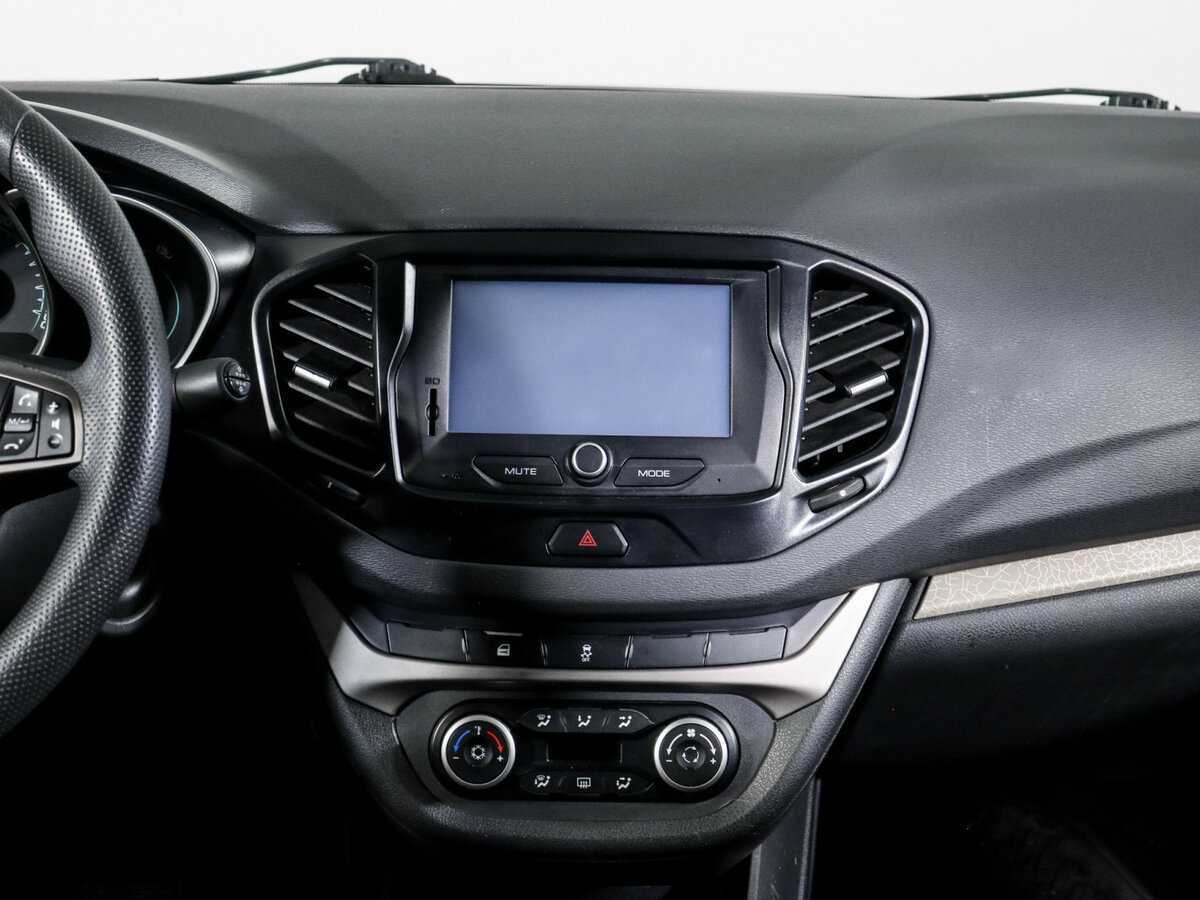 Lada (ВАЗ) Vesta с пробегом — 2016 год. Фото: #12