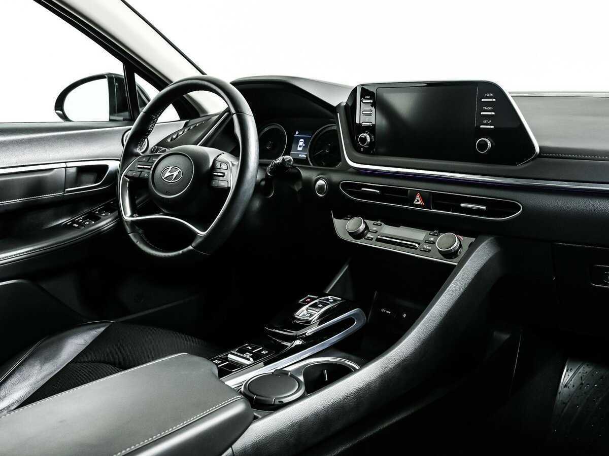 Hyundai Sonata с пробегом — 2021 год. Фото: #8