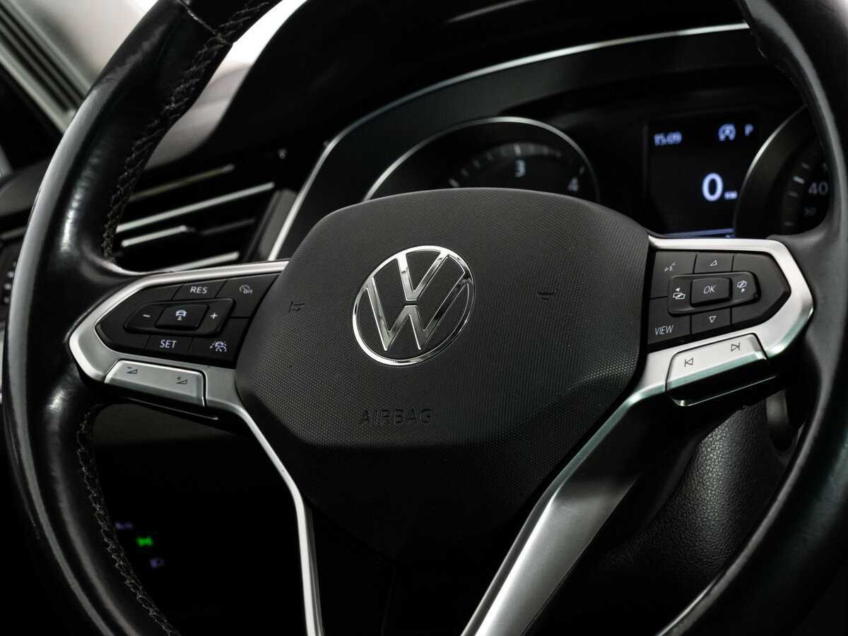 Volkswagen Passat с пробегом — 2020 год. Фото: #11