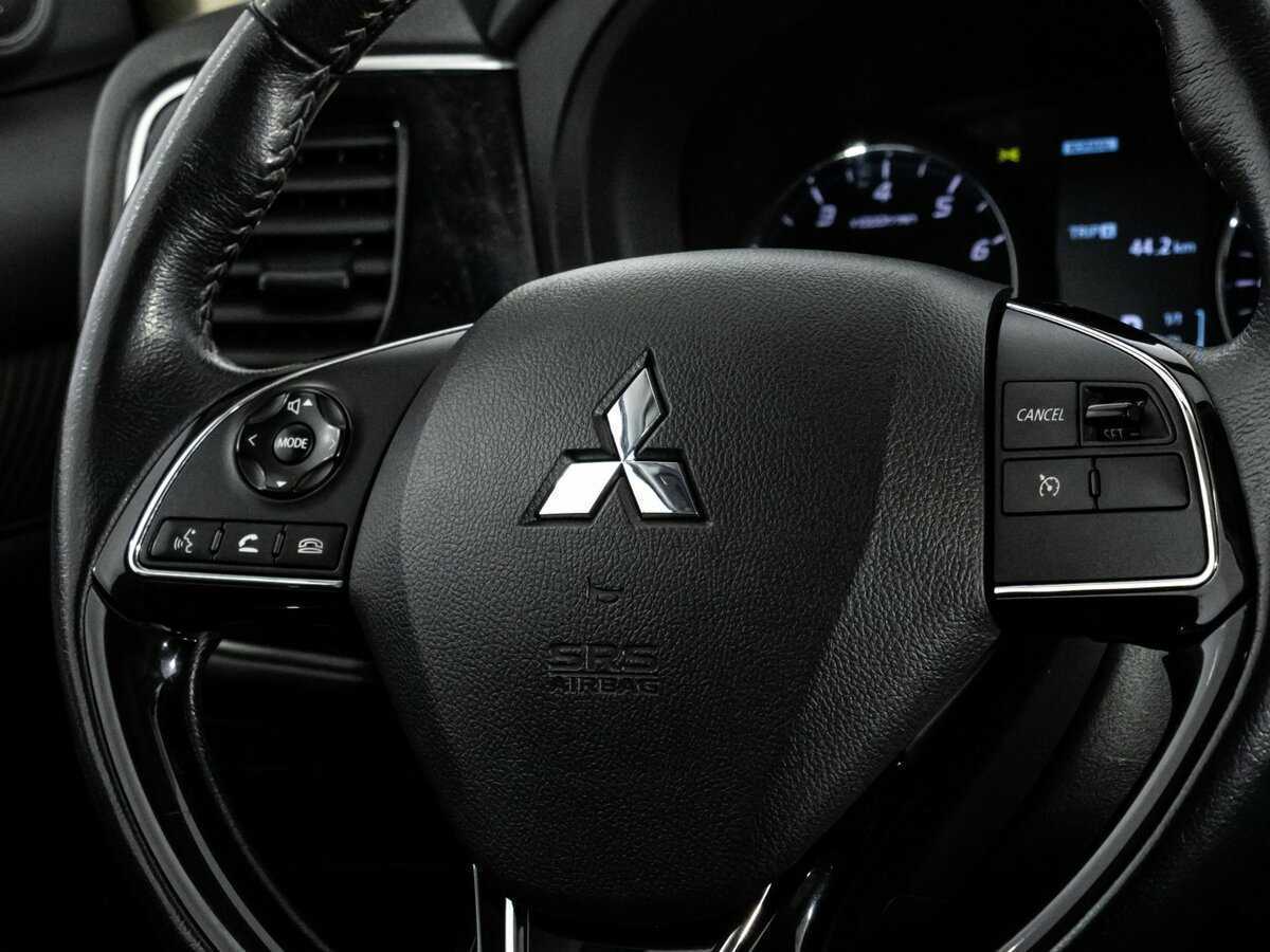 Mitsubishi Outlander с пробегом — 2021 год. Фото: #11