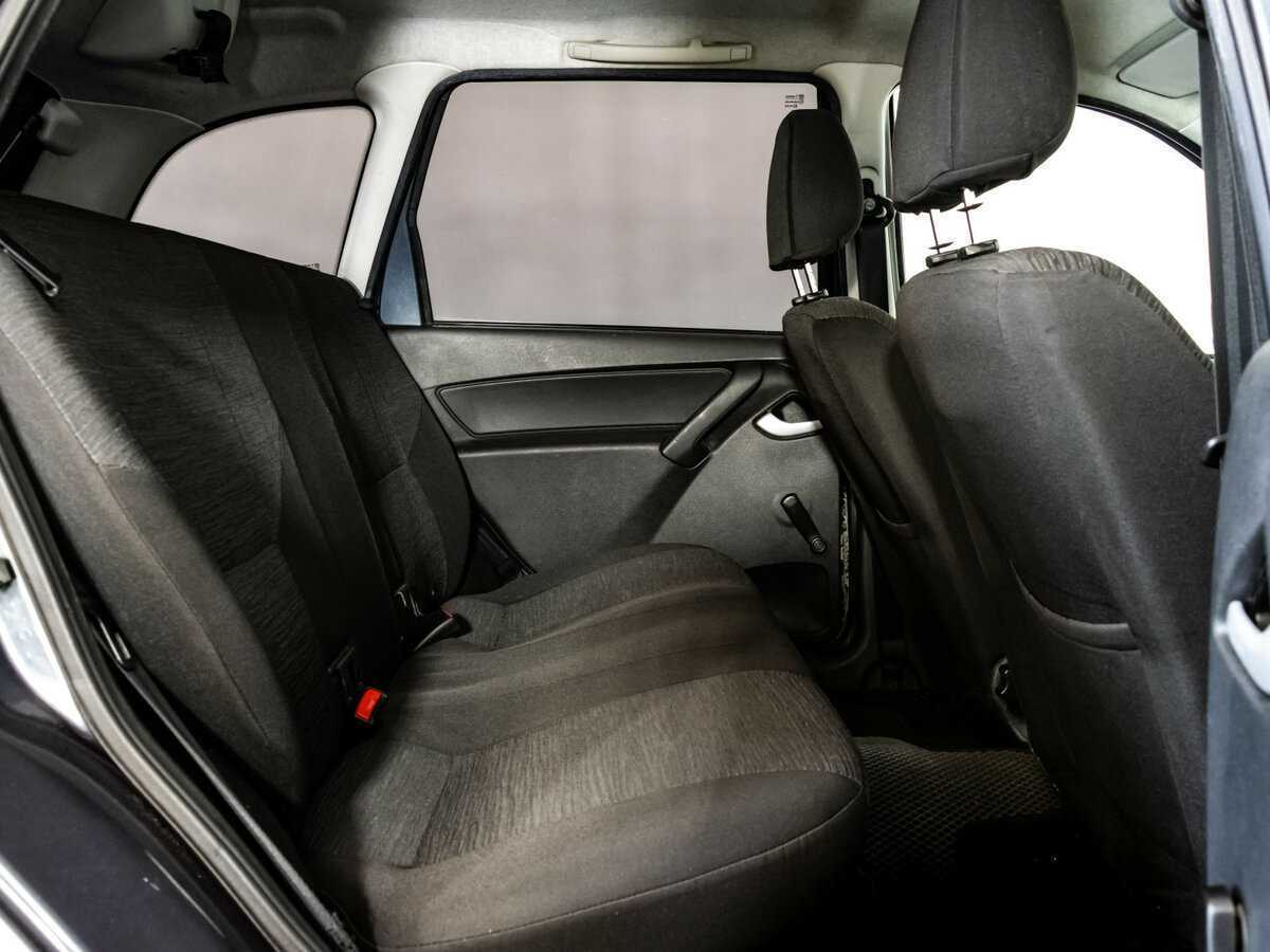 Lada (ВАЗ) Kalina с пробегом — 2016 год. Фото: #12