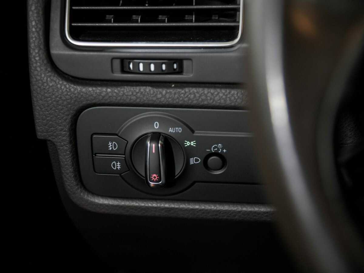 Volkswagen Touareg с пробегом — 2013 год. Фото: #13