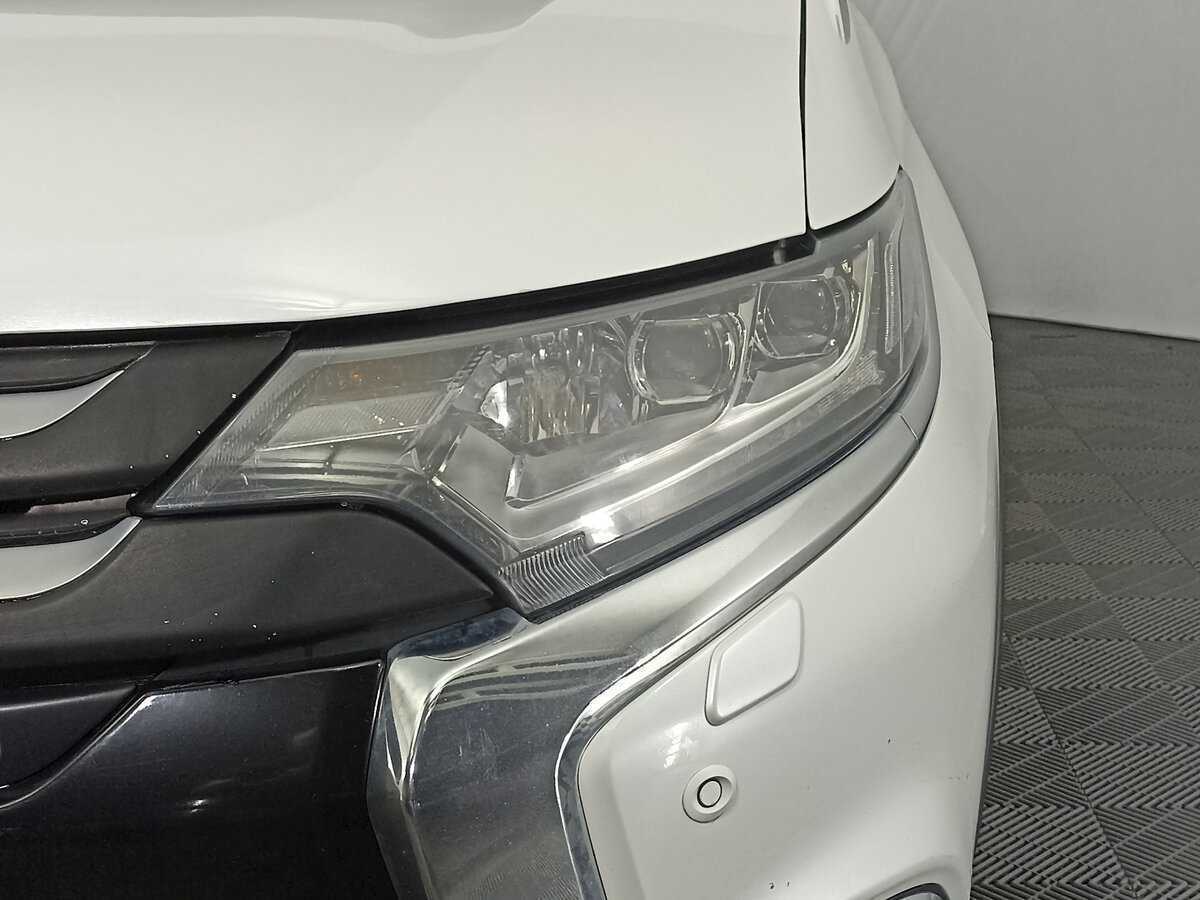 Mitsubishi Outlander с пробегом — 2017 год. Фото: #14
