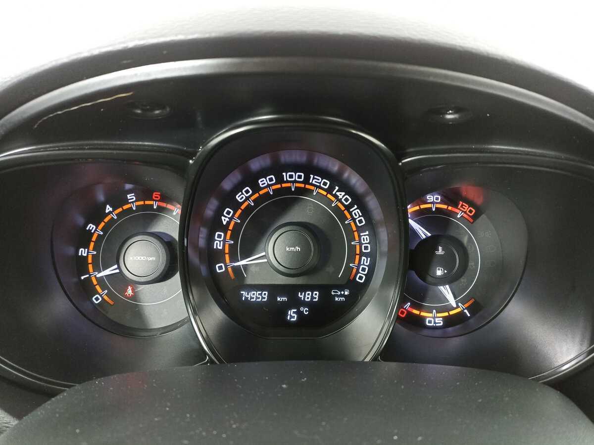 Lada (ВАЗ) Vesta с пробегом — 2018 год. Фото: #11