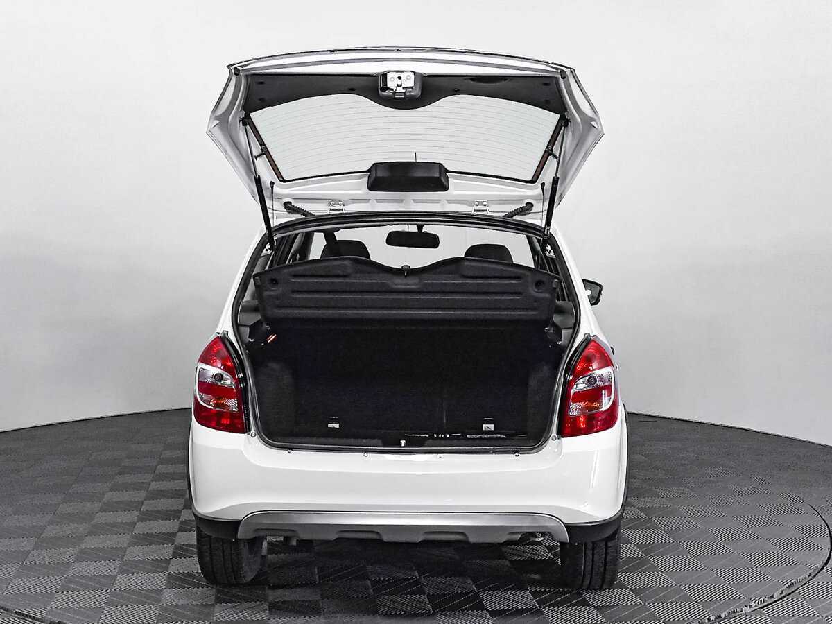 Lada (ВАЗ) Granta с пробегом — 2023 год. Фото: #9