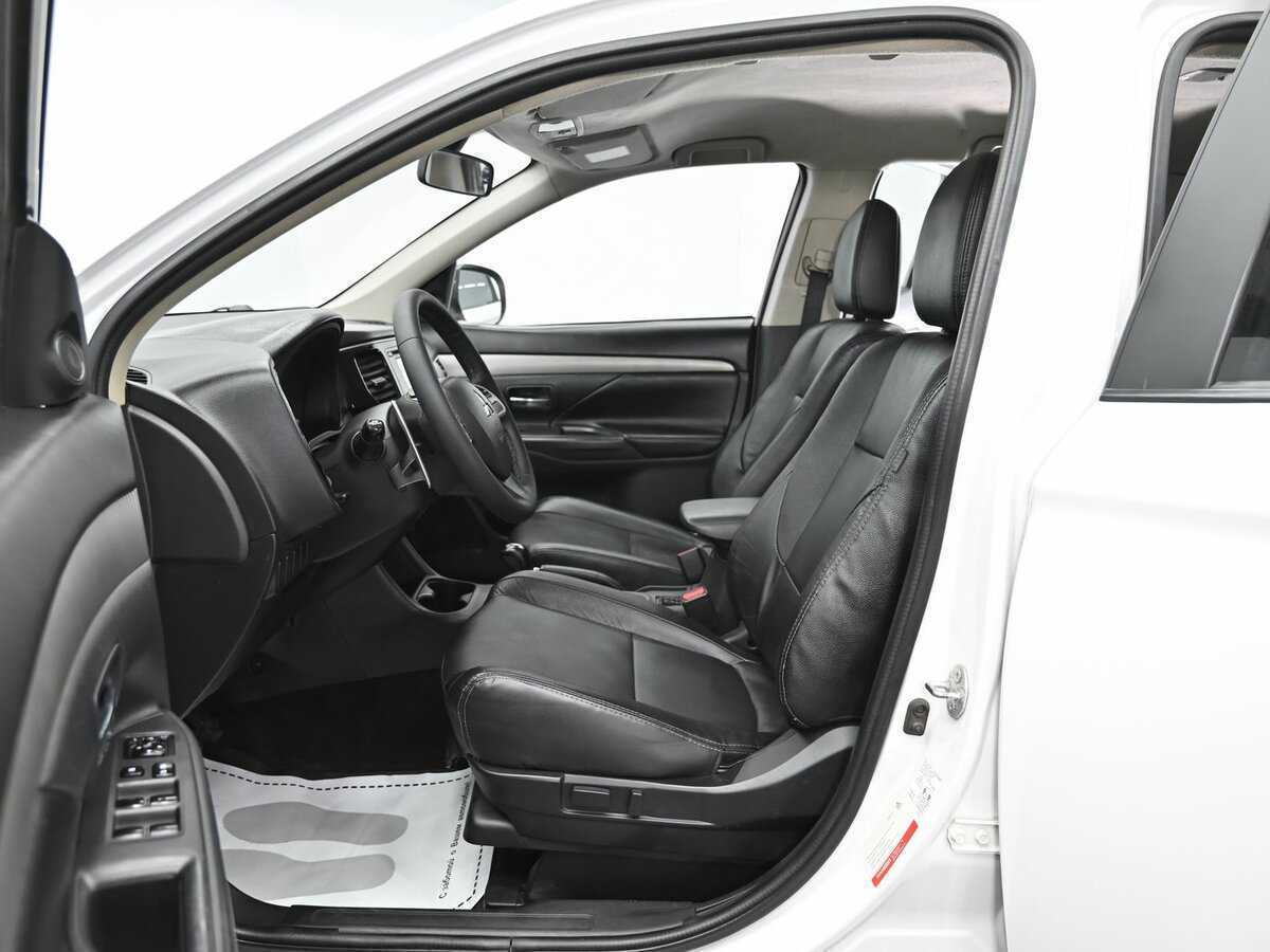 Mitsubishi Outlander с пробегом — 2012 год. Фото: #6