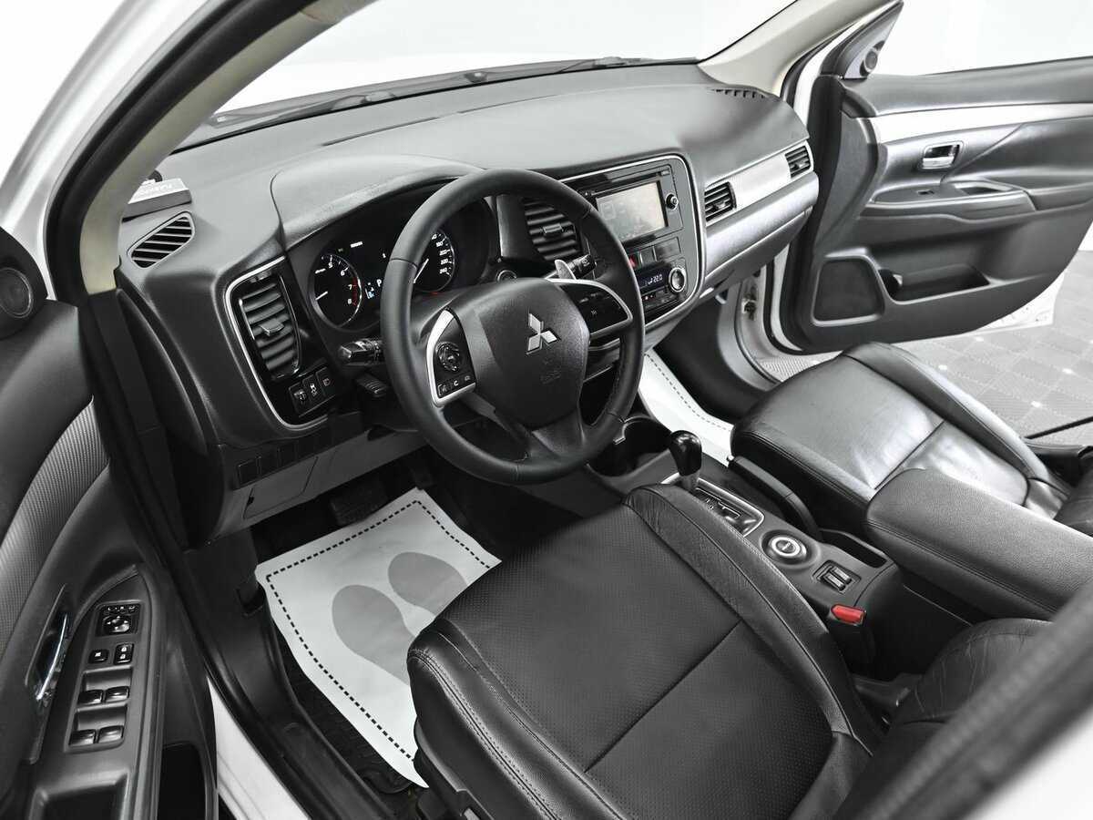 Mitsubishi Outlander с пробегом — 2012 год. Фото: #7