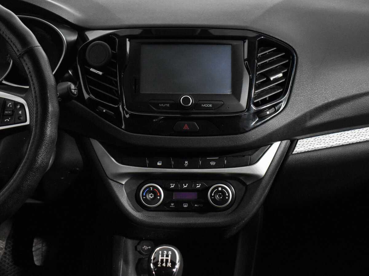 Lada (ВАЗ) Vesta с пробегом — 2019 год. Фото: #13