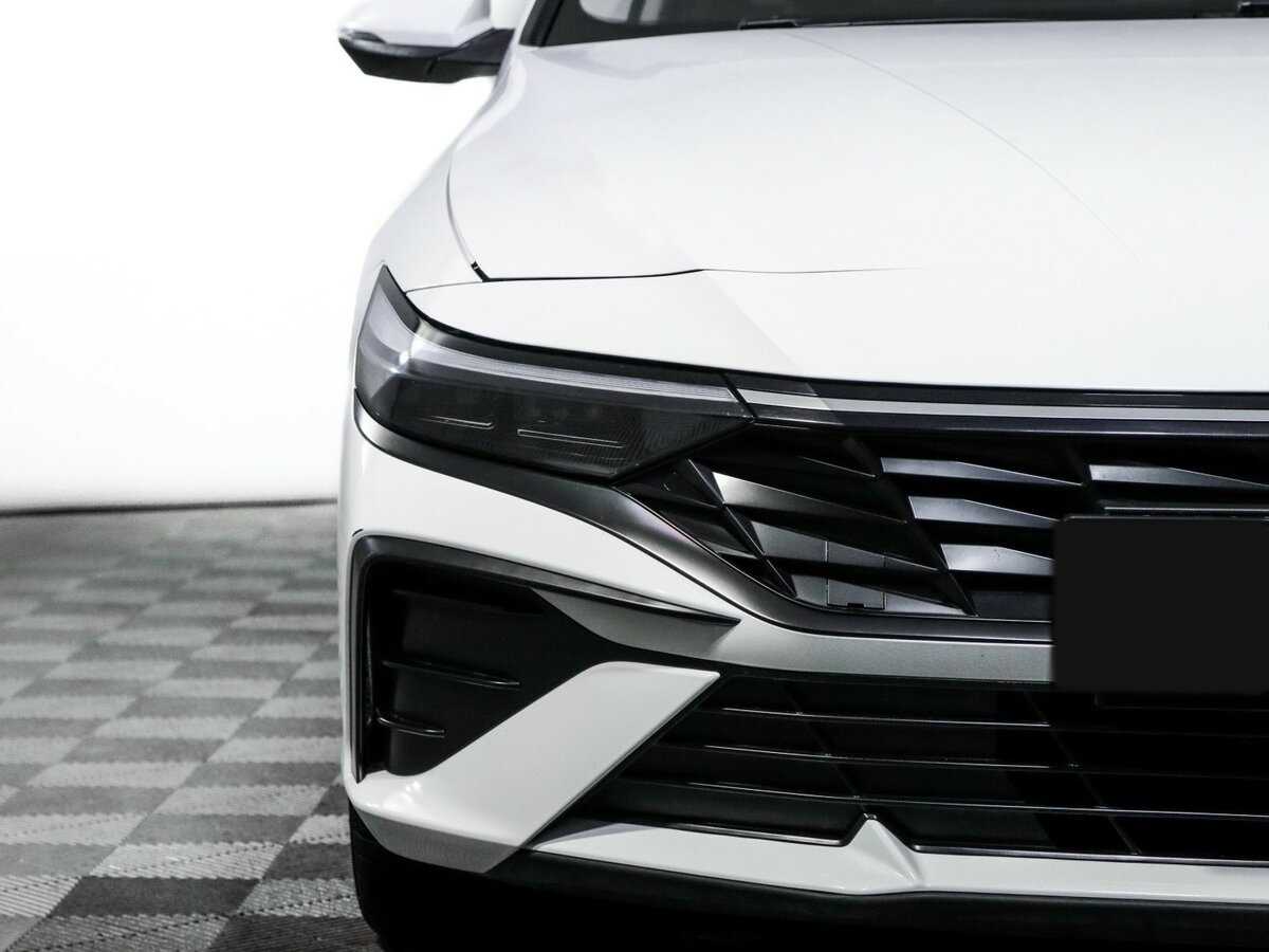 Hyundai Elantra с пробегом — 2023 год. Фото: #14