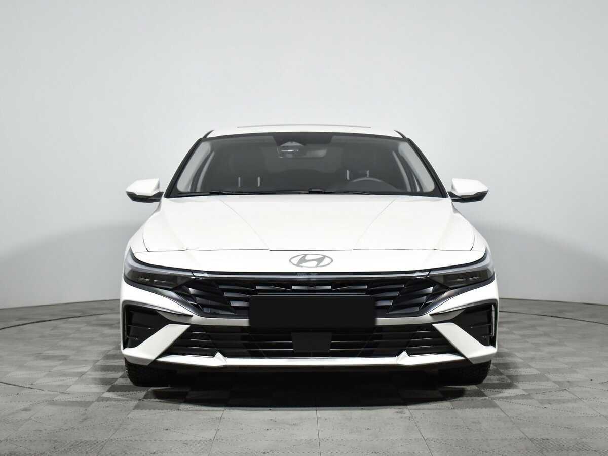 Hyundai Elantra с пробегом — 2023 год. Фото: #1