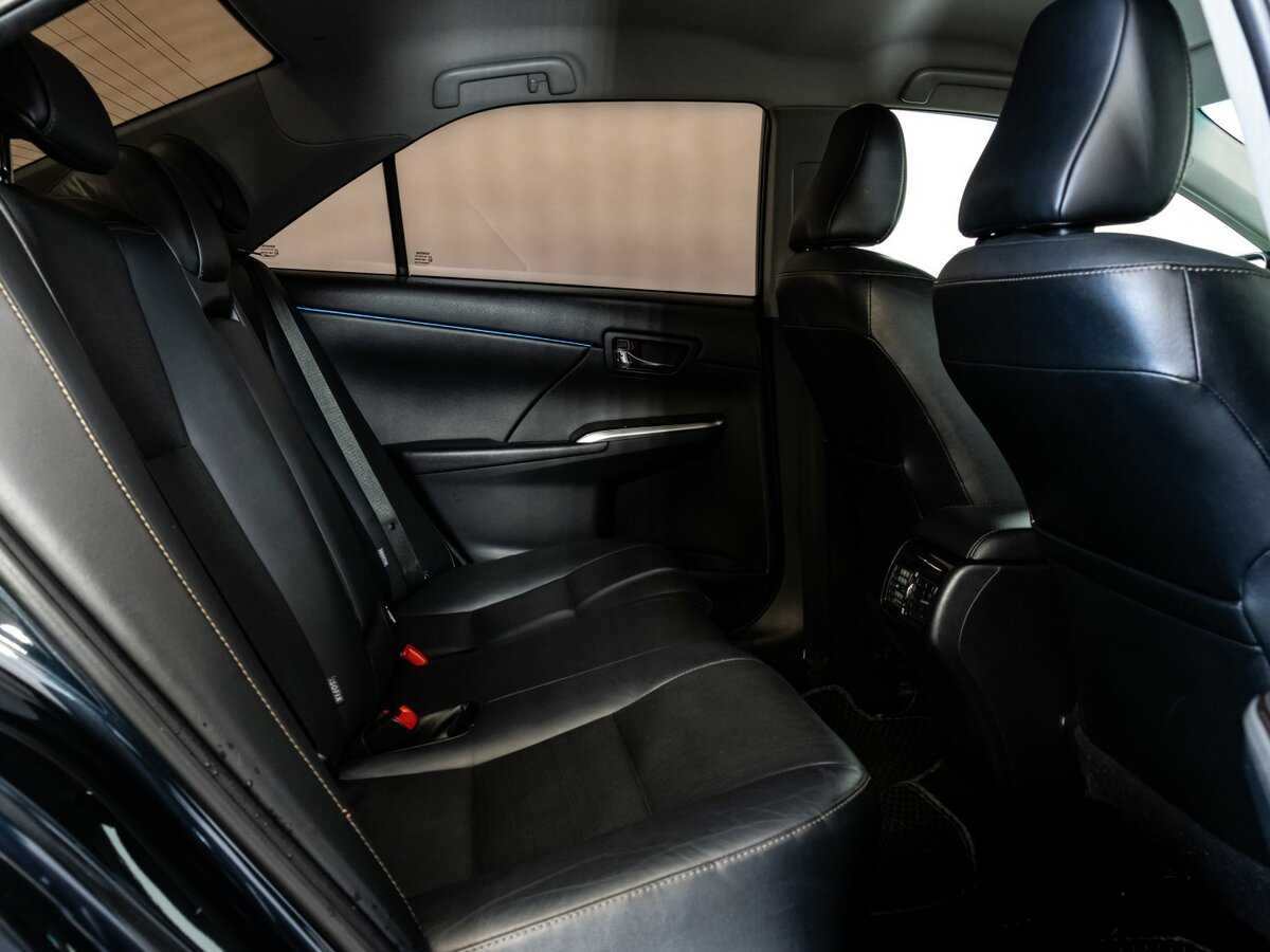Toyota Camry с пробегом — 2015 год. Фото: #16