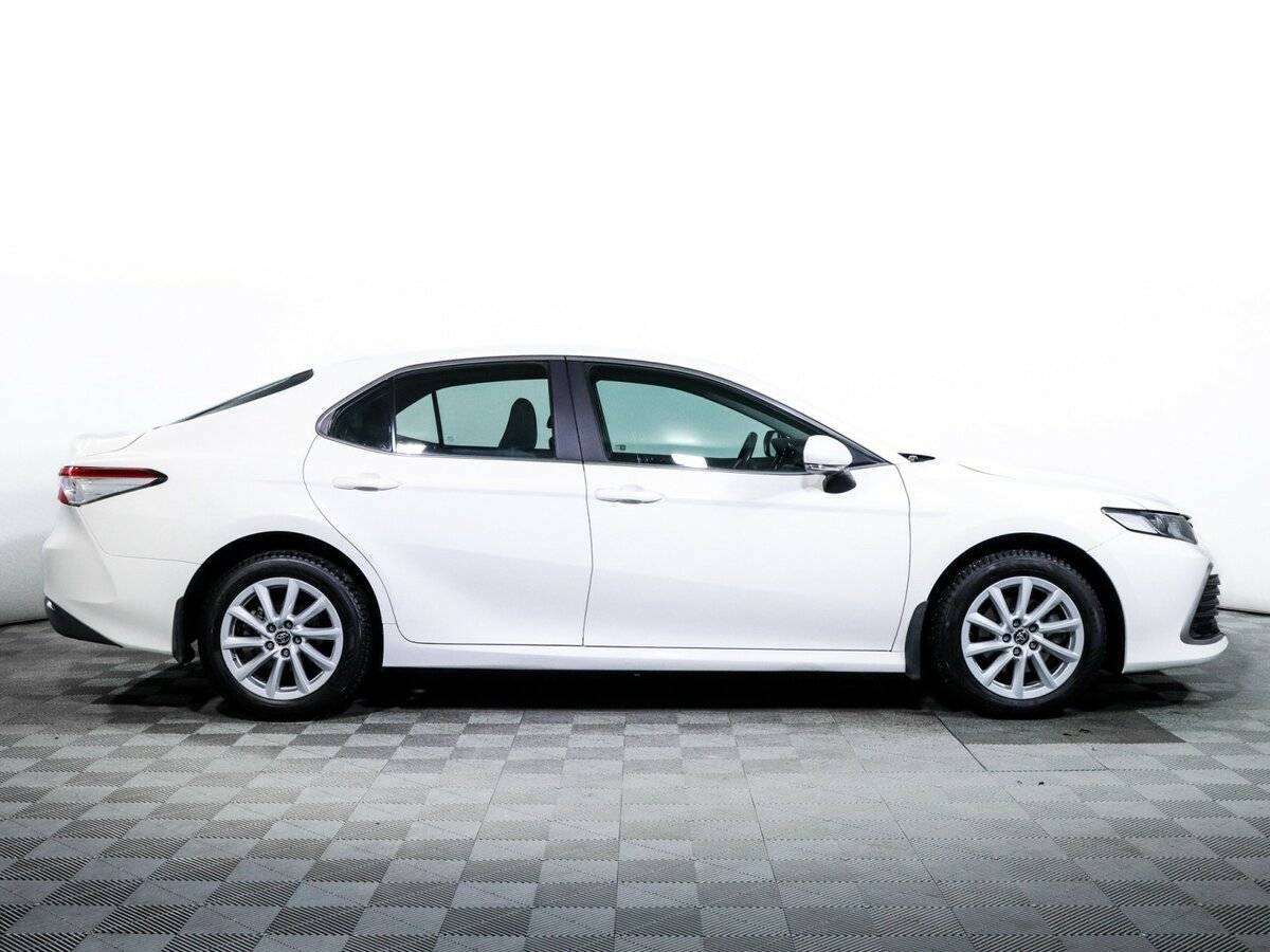 Toyota Camry с пробегом — 2021 год. Фото: #3