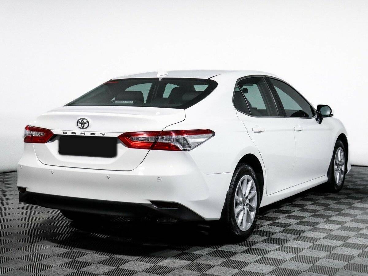 Toyota Camry с пробегом — 2021 год. Фото: #4
