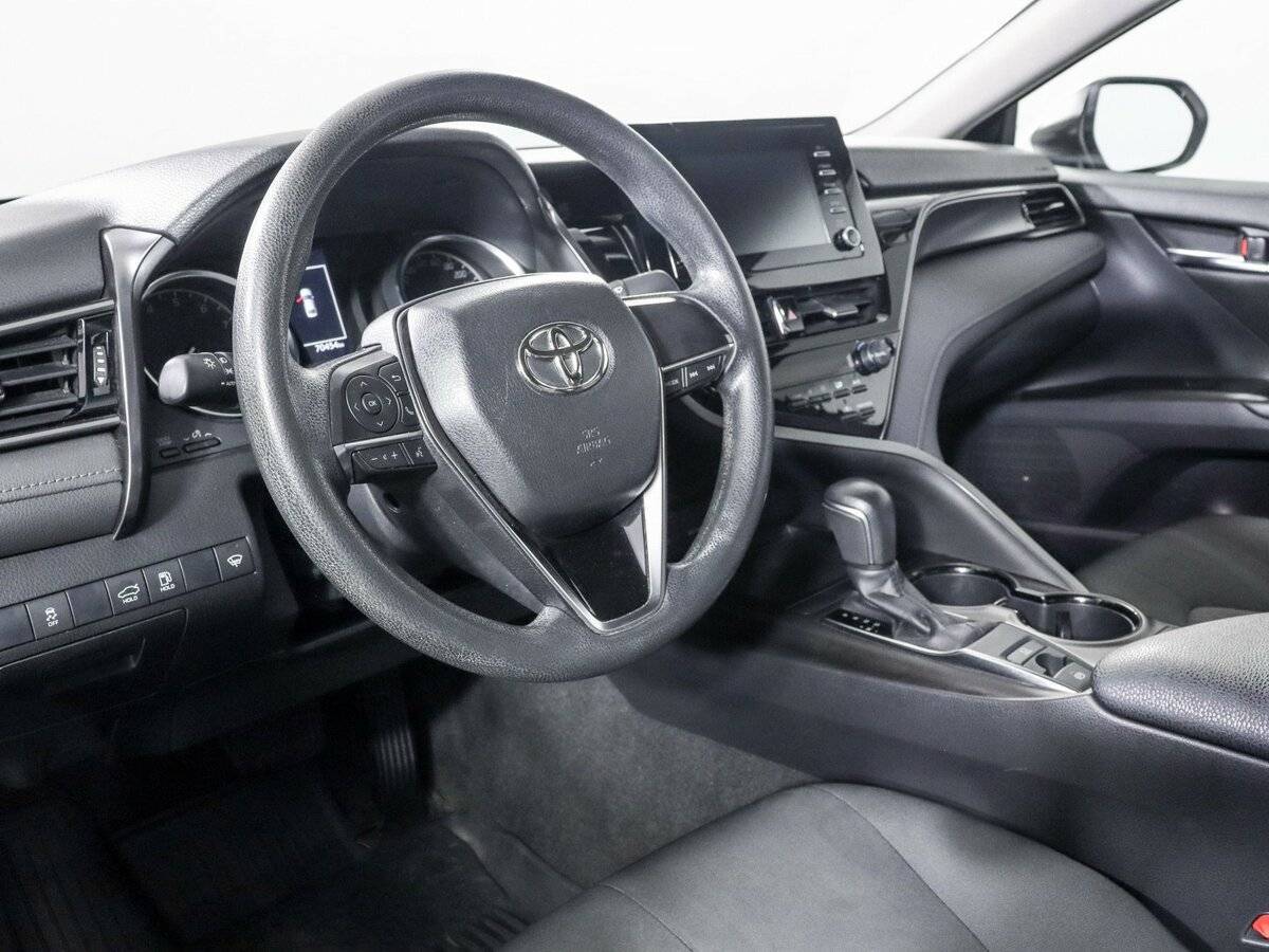 Toyota Camry с пробегом — 2021 год. Фото: #10