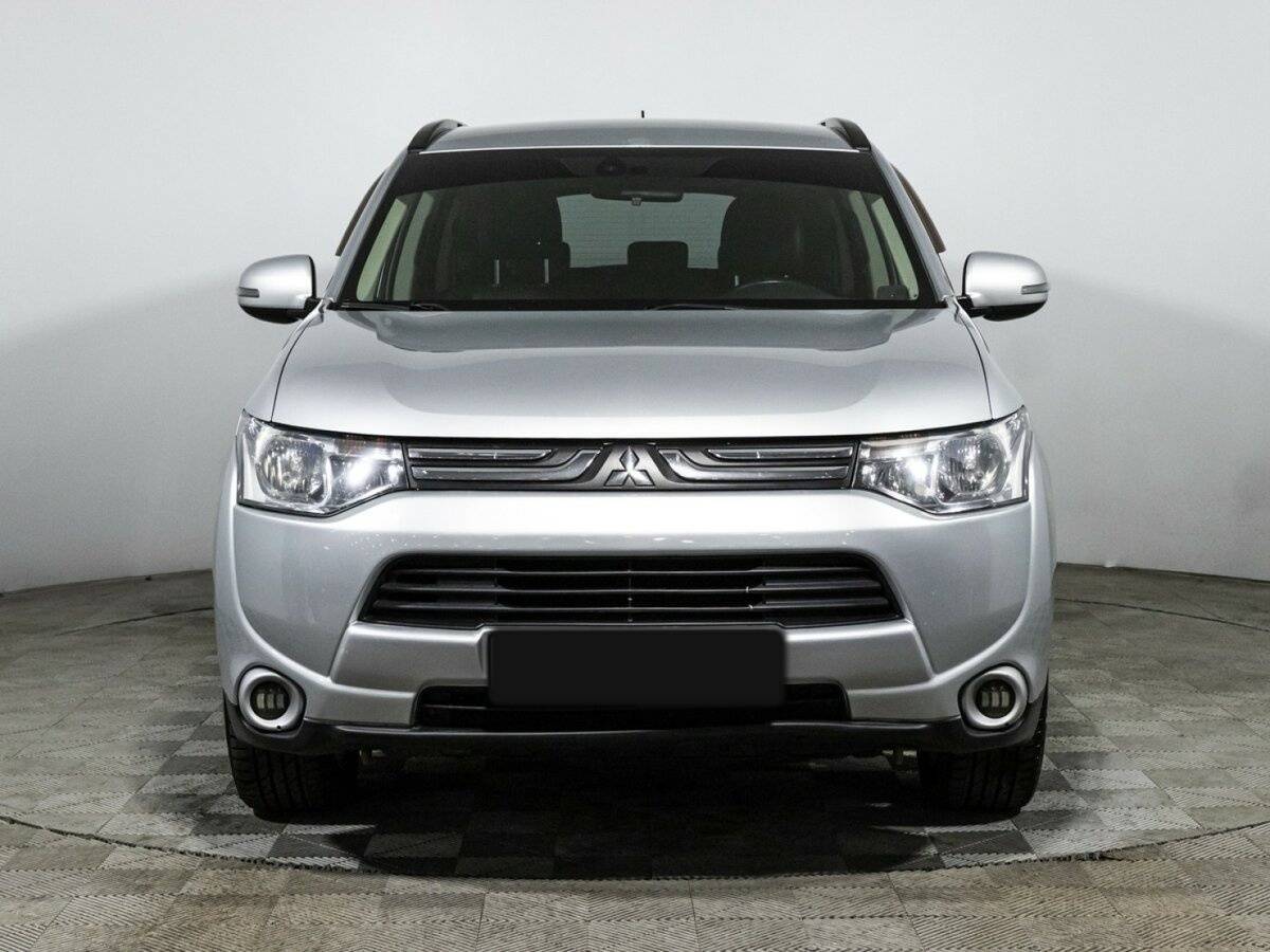 Mitsubishi Outlander с пробегом — 2013 год. Фото: #1