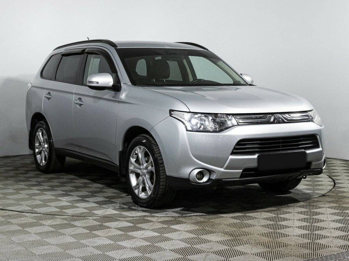 Mitsubishi Outlander с пробегом — 2013 год. Фото: #2