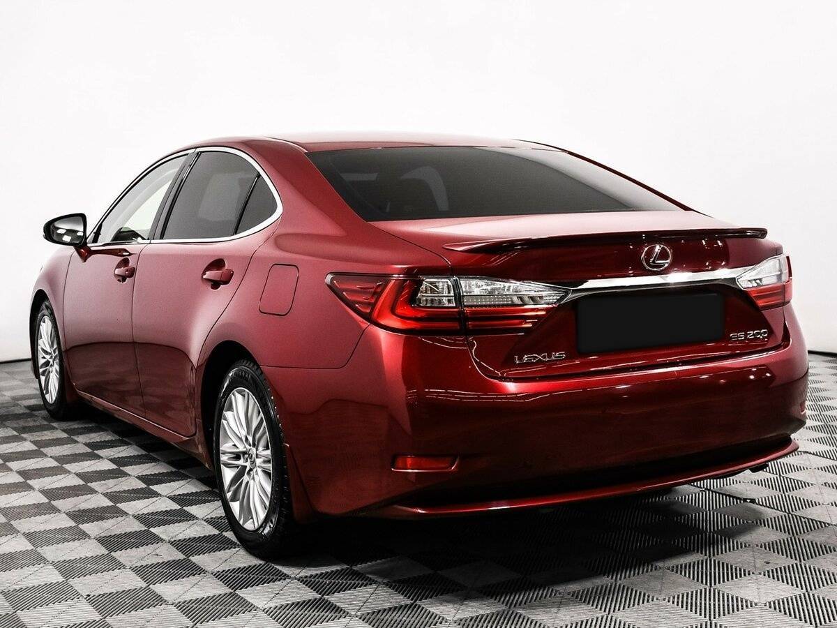 Lexus ES с пробегом — 2016 год. Фото: #6