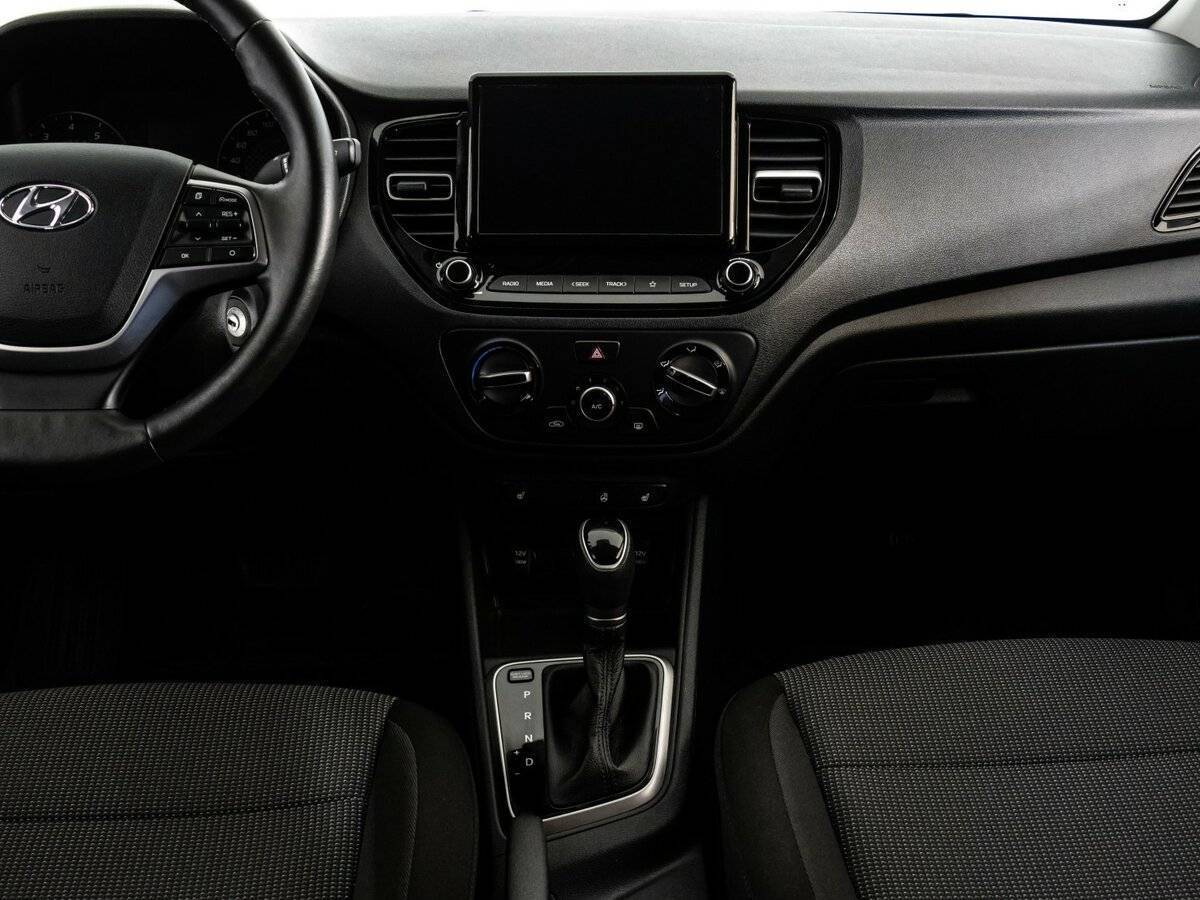 Hyundai Solaris с пробегом — 2021 год. Фото: #9