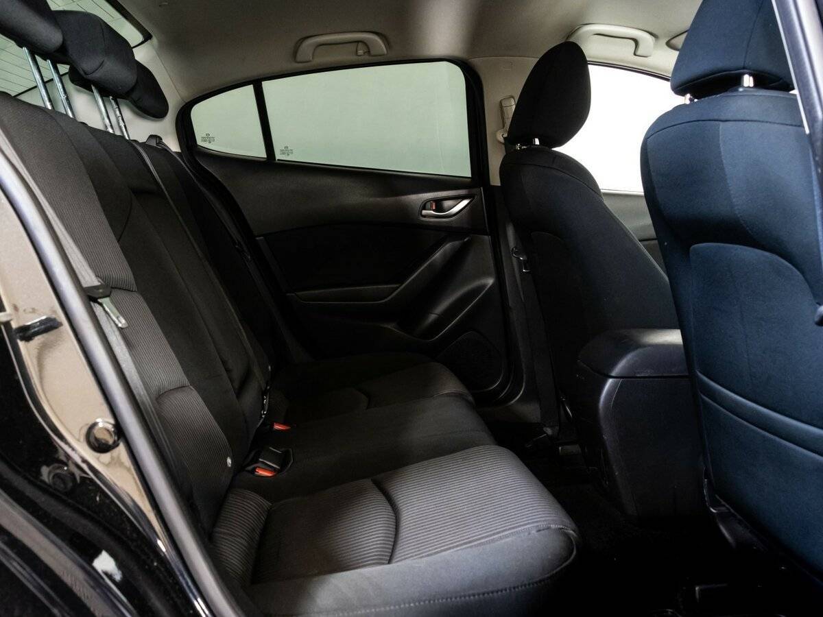 Mazda 3 с пробегом — 2013 год. Фото: #16