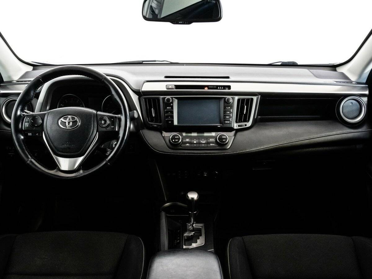 Toyota RAV4 с пробегом — 2017 год. Фото: #7