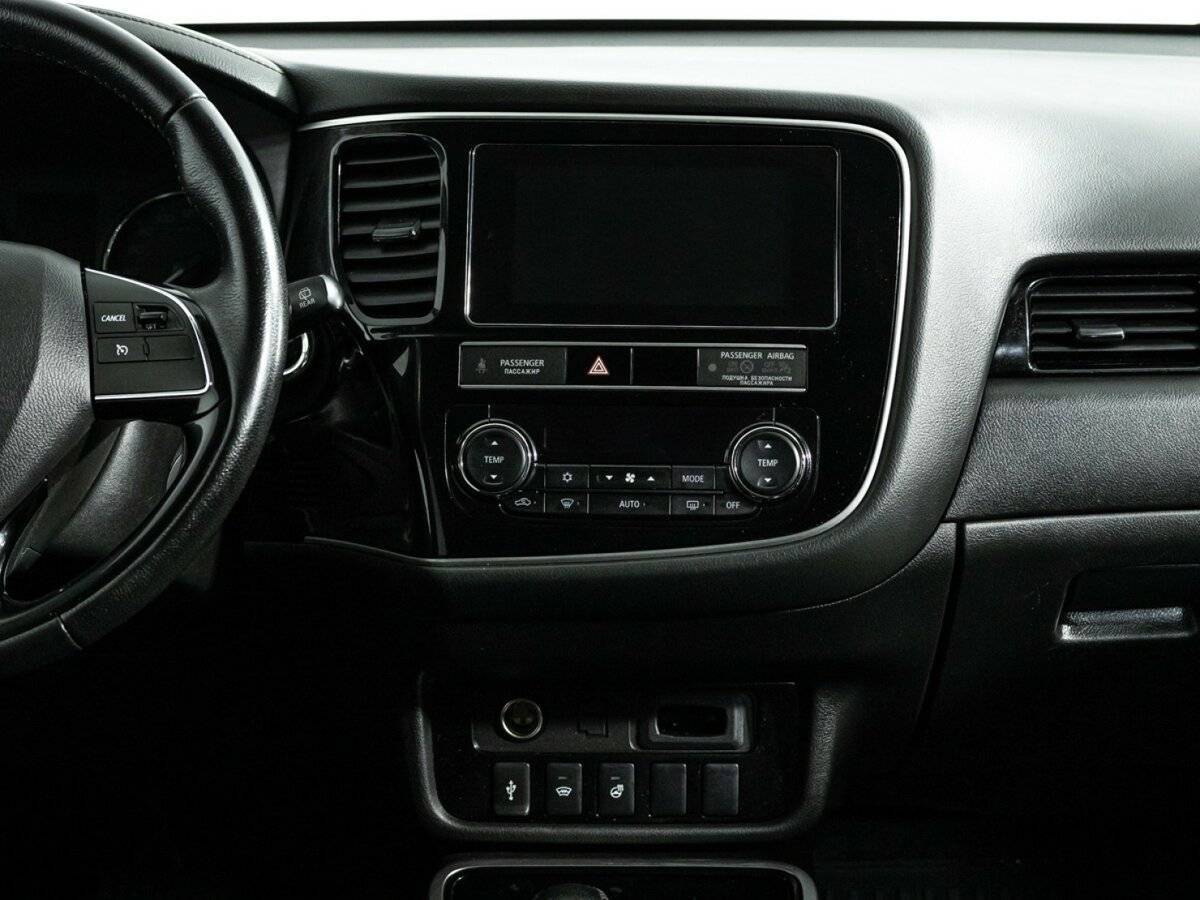 Mitsubishi Outlander с пробегом — 2019 год. Фото: #13