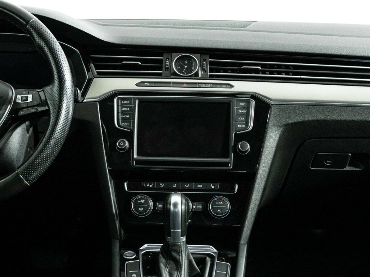 Volkswagen Passat с пробегом — 2016 год. Фото: #13