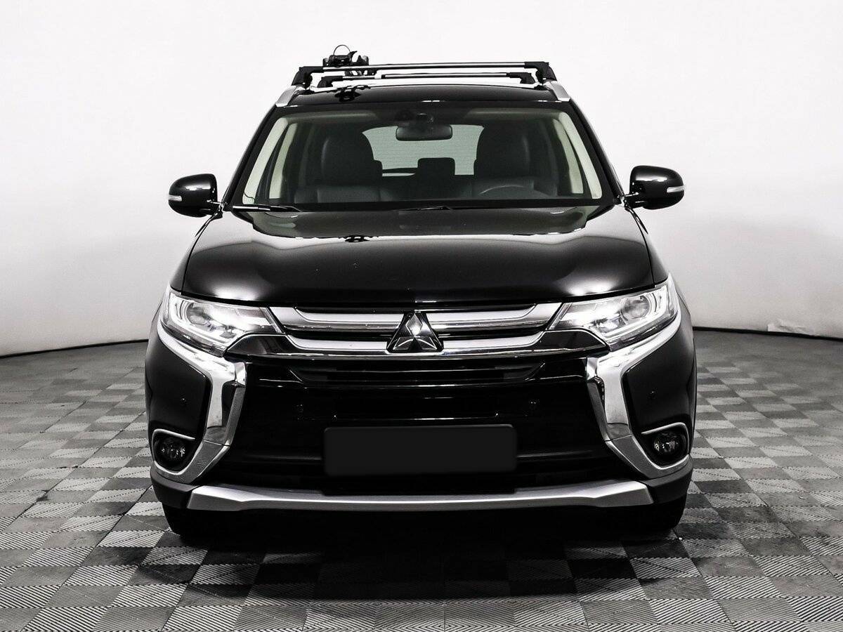 Mitsubishi Outlander с пробегом — 2018 год. Фото: #1