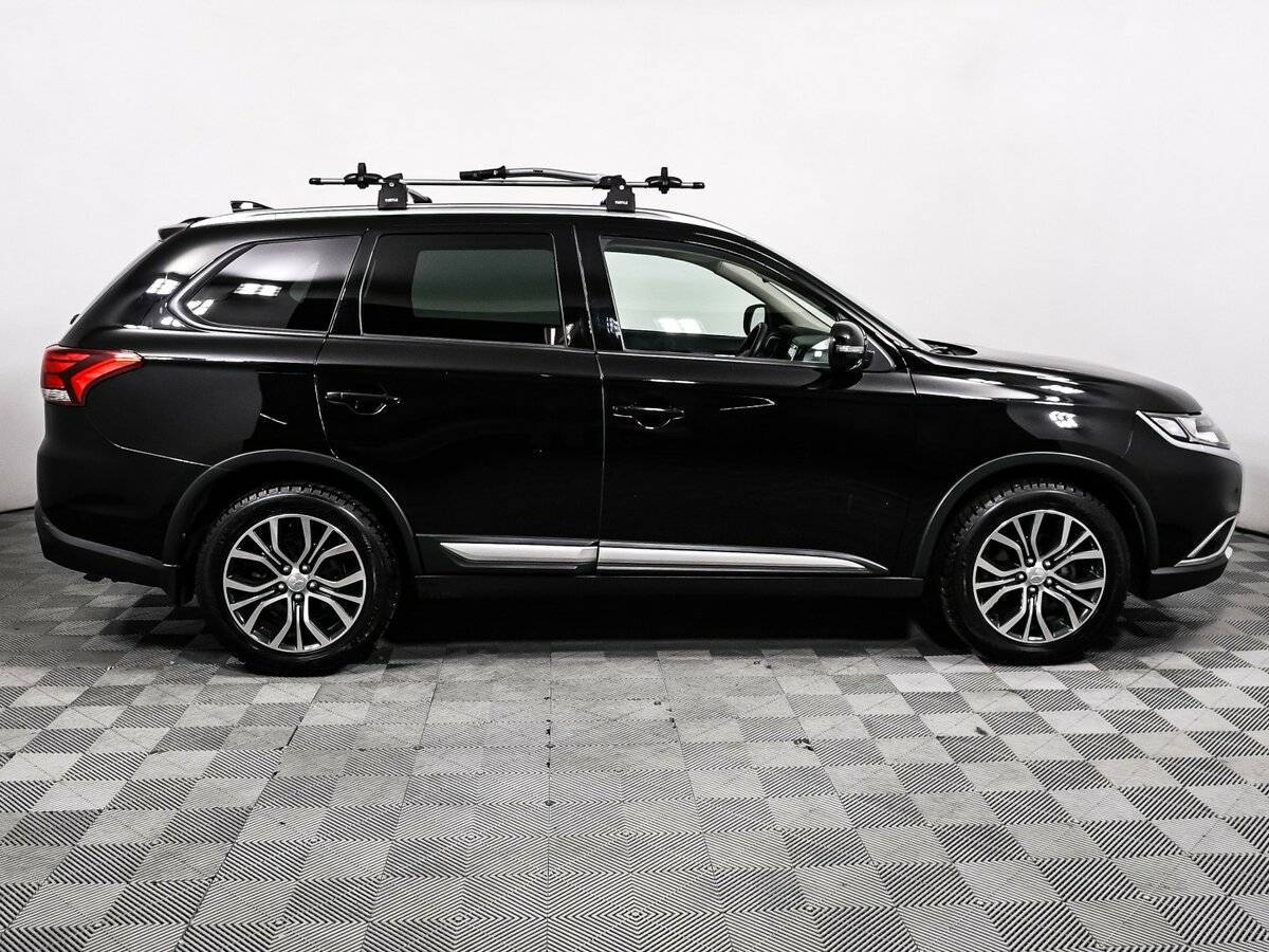 Mitsubishi Outlander с пробегом — 2018 год. Фото: #3