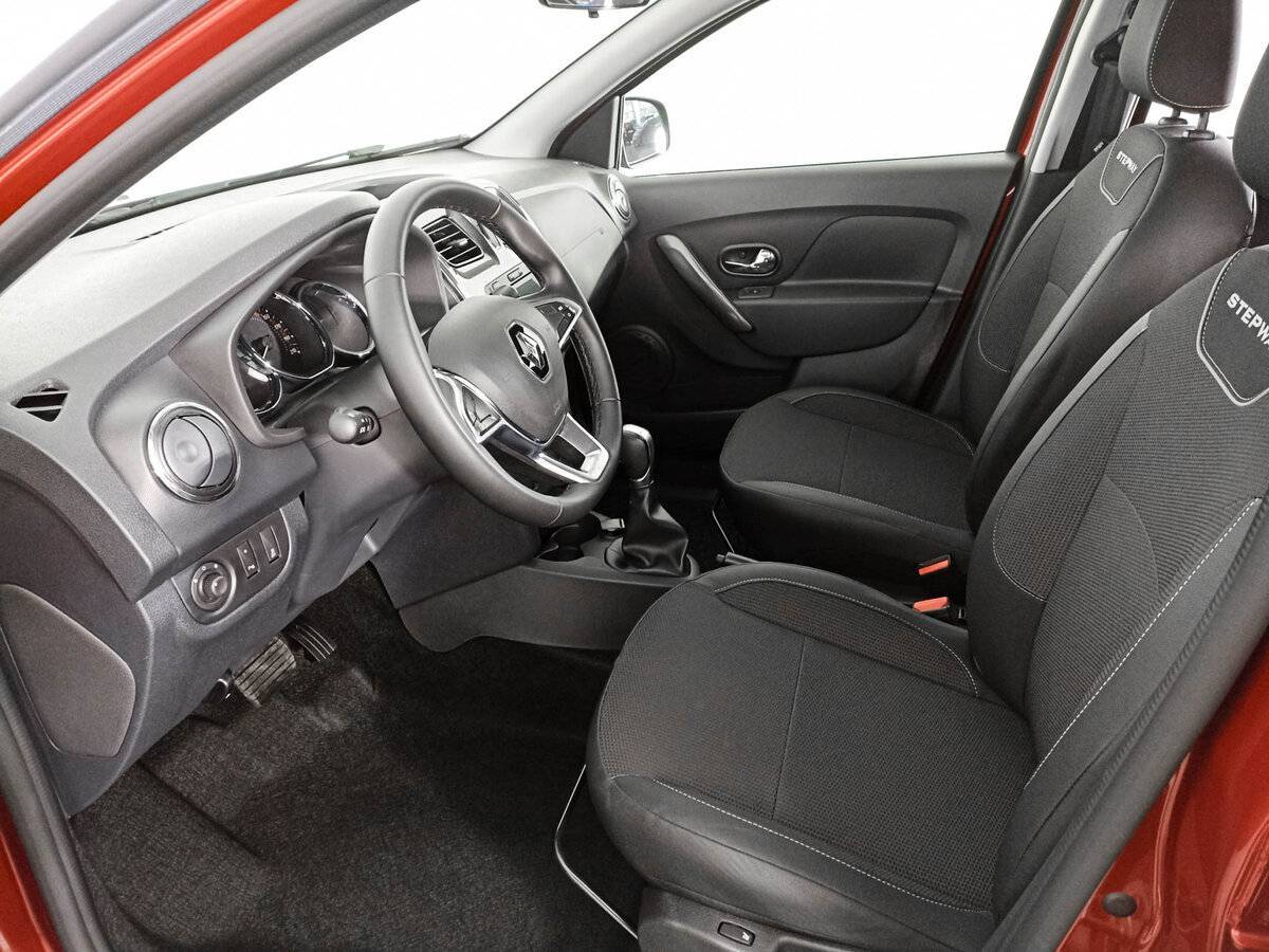 Renault Sandero с пробегом — 2020 год. Фото: #14