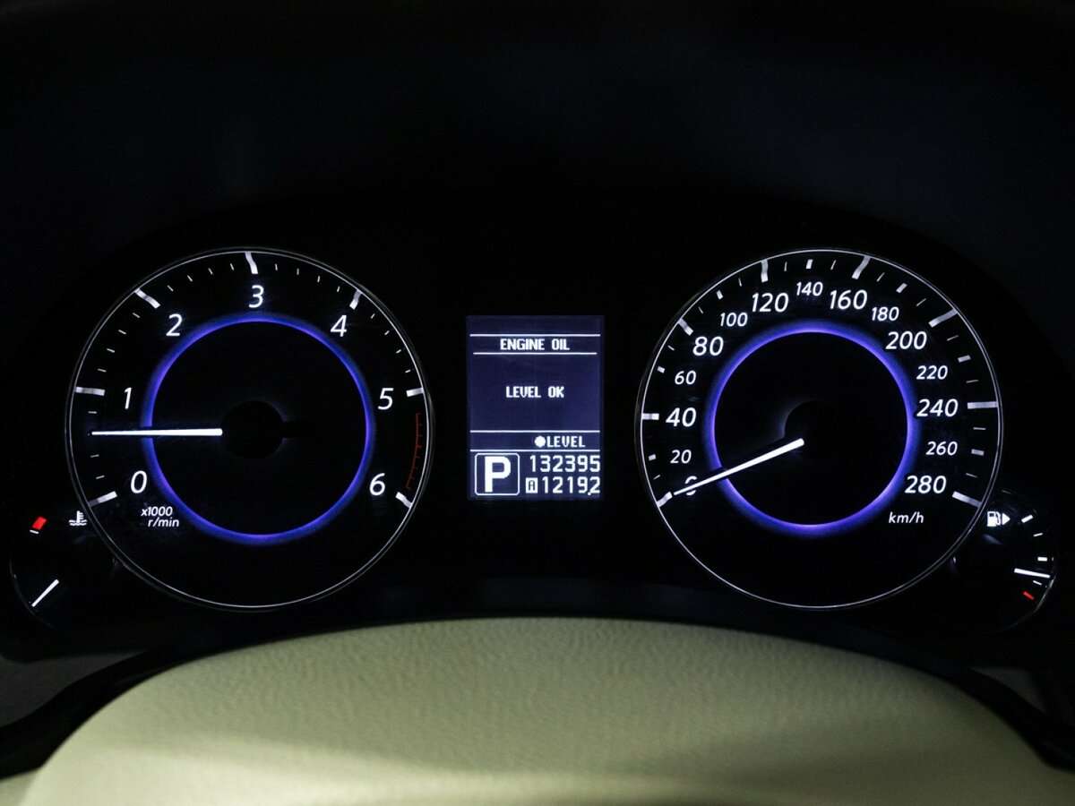 Infiniti FX с пробегом — 2012 год. Фото: #11