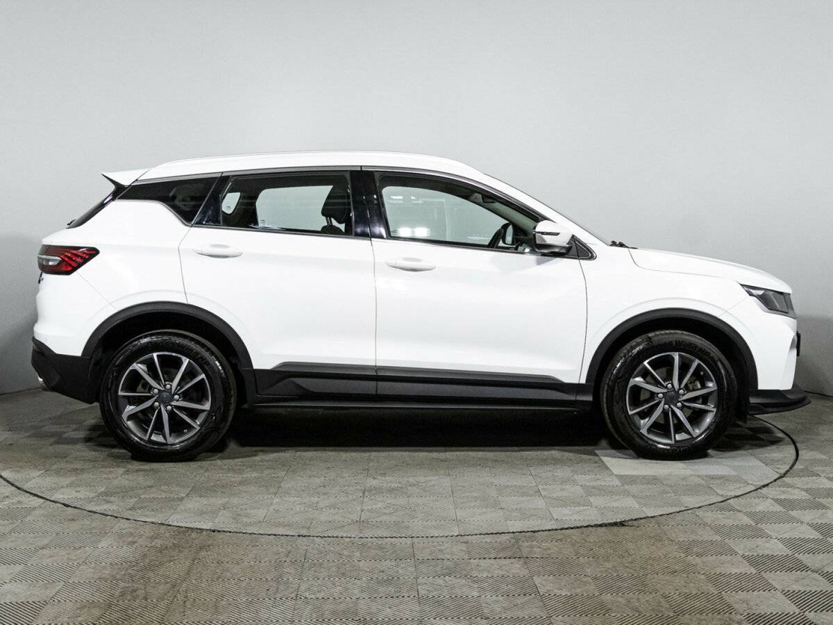 Geely Coolray с пробегом — 2022 год. Фото: #3