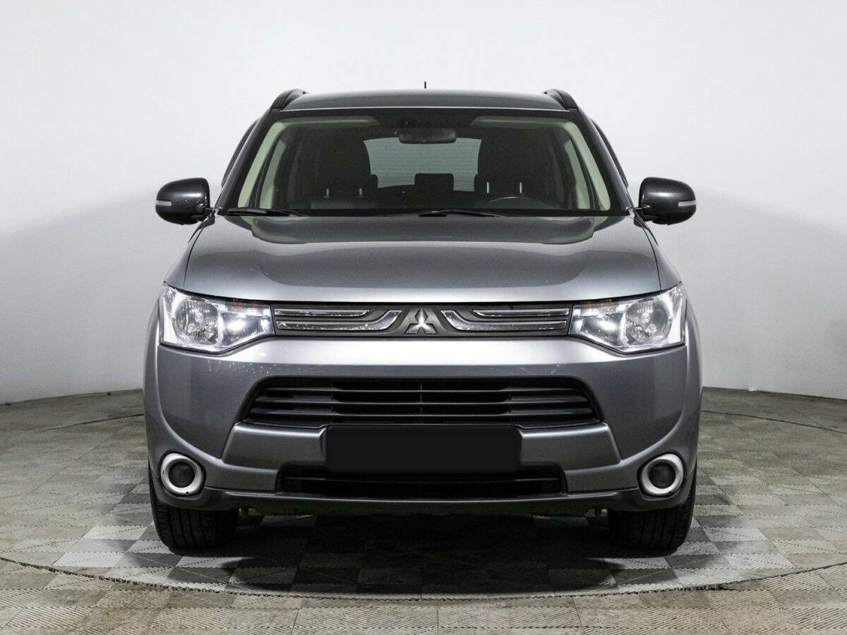 Mitsubishi Outlander с пробегом — 2012 год. Фото: #1
