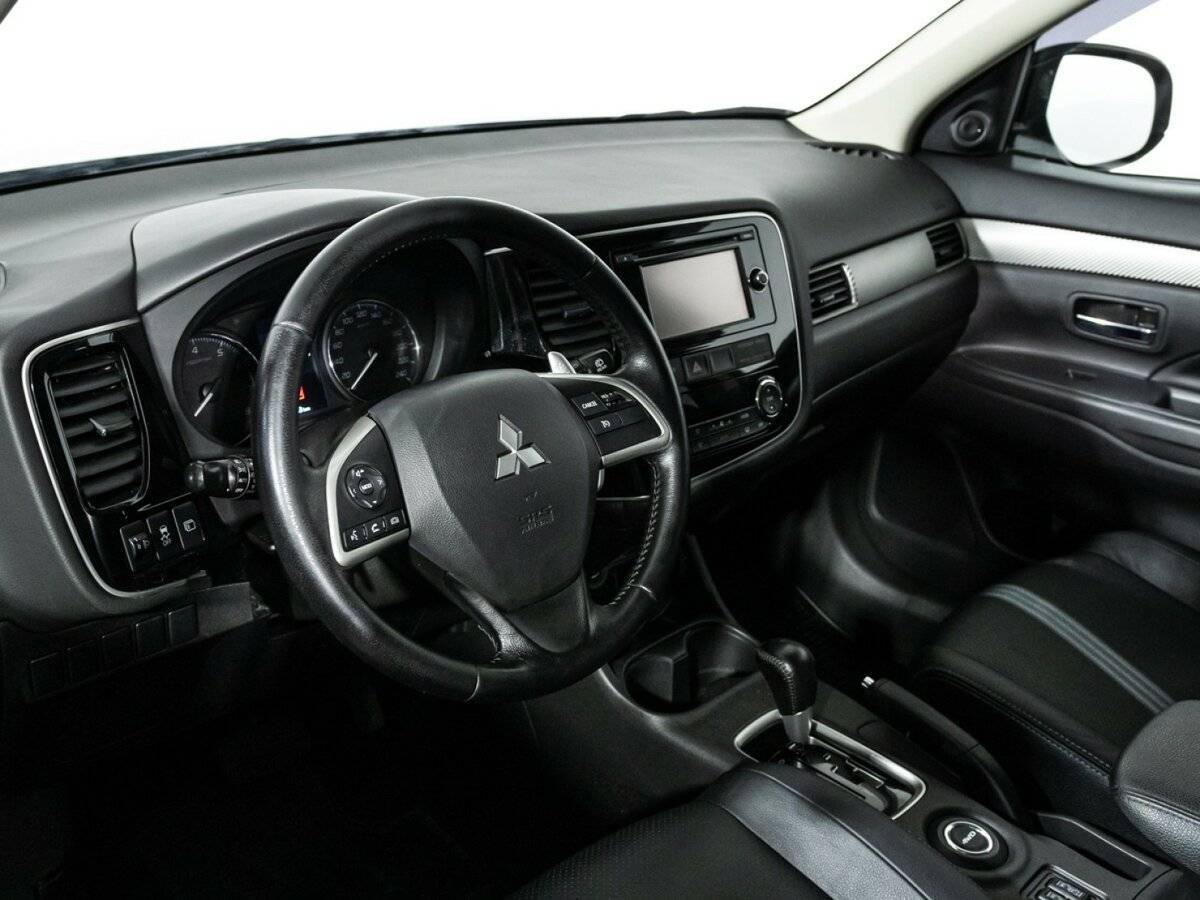 Mitsubishi Outlander с пробегом — 2012 год. Фото: #10