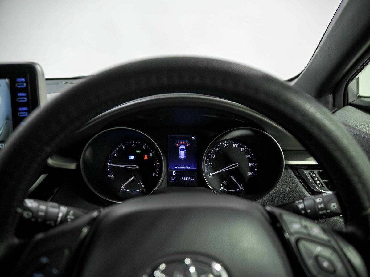 Toyota C-HR с пробегом — 2020 год. Фото: #6