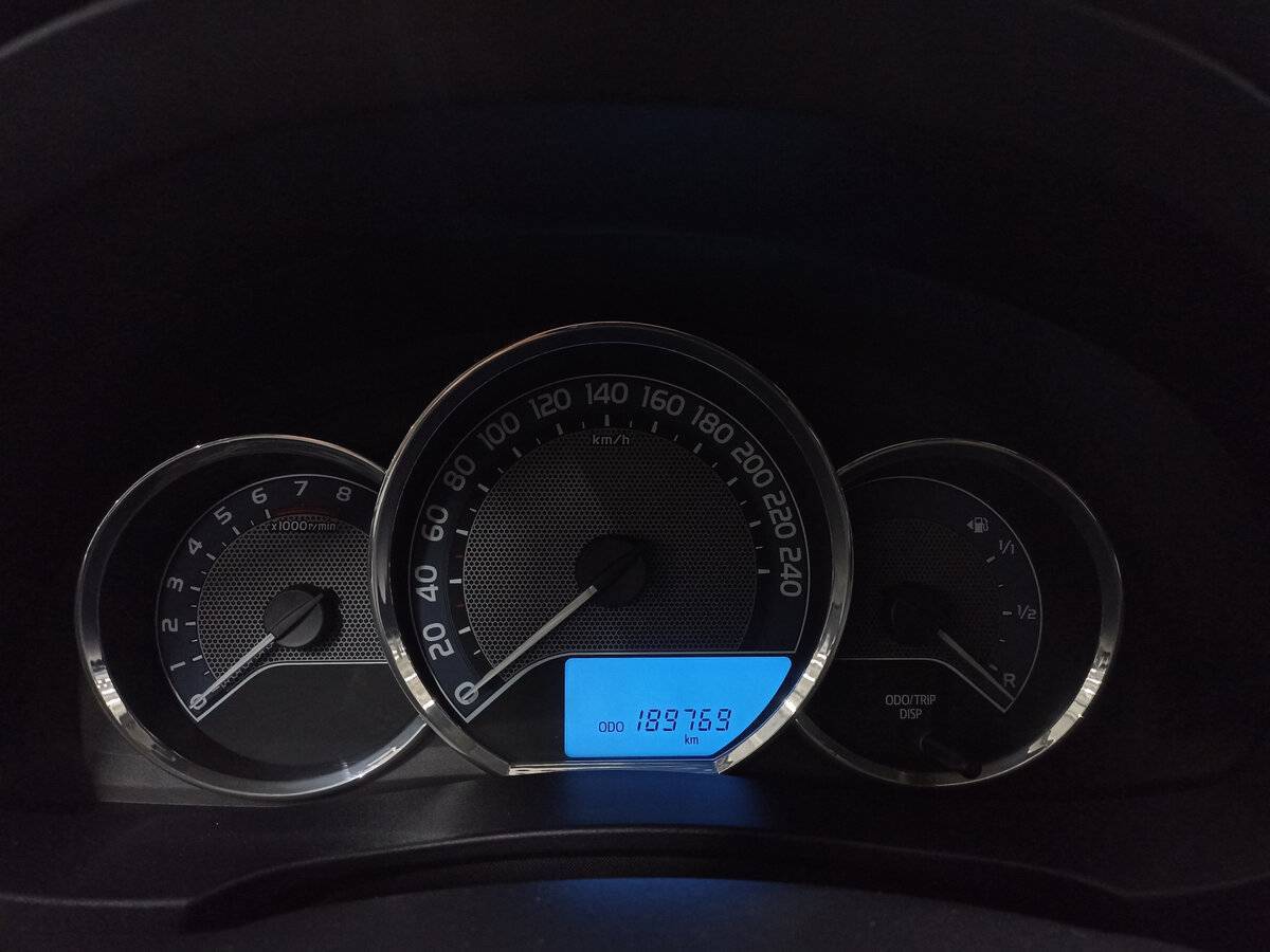 Toyota Corolla с пробегом — 2013 год. Фото: #12