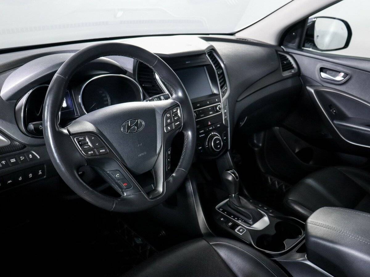Hyundai Santa Fe с пробегом — 2016 год. Фото: #10