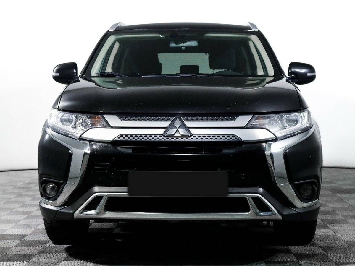 Mitsubishi Outlander с пробегом — 2019 год. Фото: #1