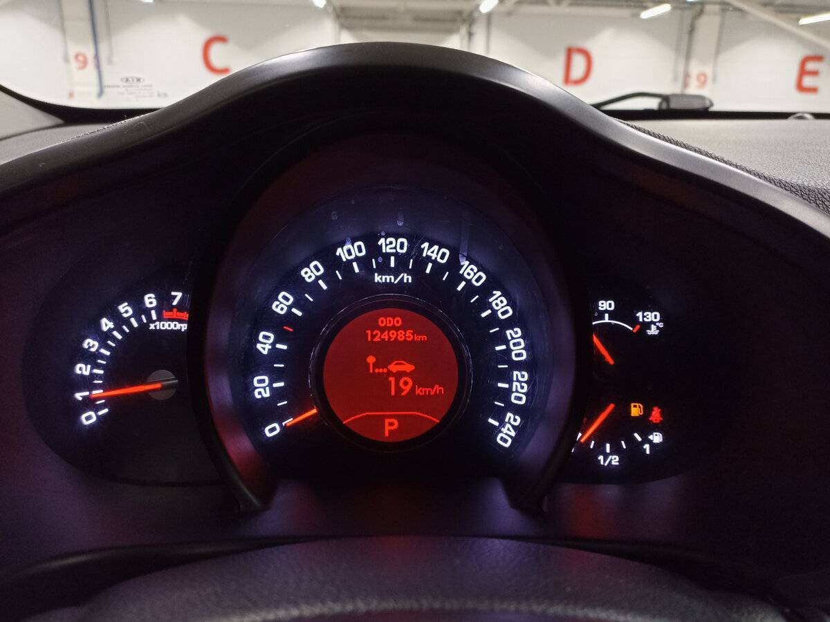 Kia Sportage с пробегом — 2013 год. Фото: #12