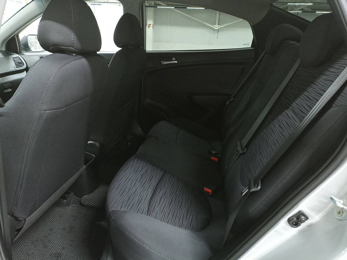 Hyundai Solaris с пробегом — 2016 год. Фото: #11