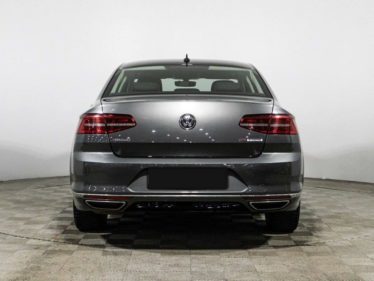 Volkswagen Passat с пробегом — 2017 год. Фото: #5