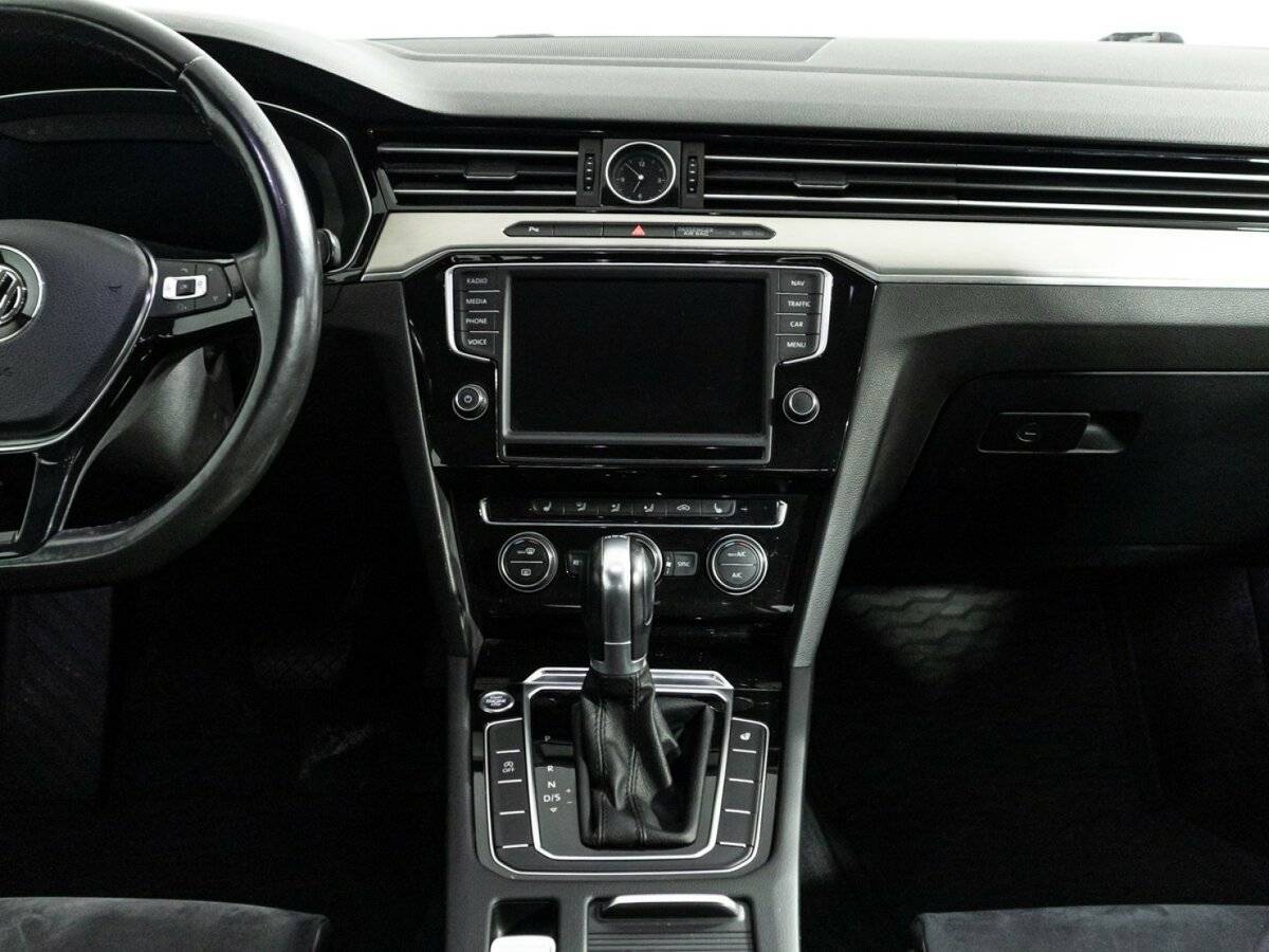 Volkswagen Passat с пробегом — 2017 год. Фото: #13