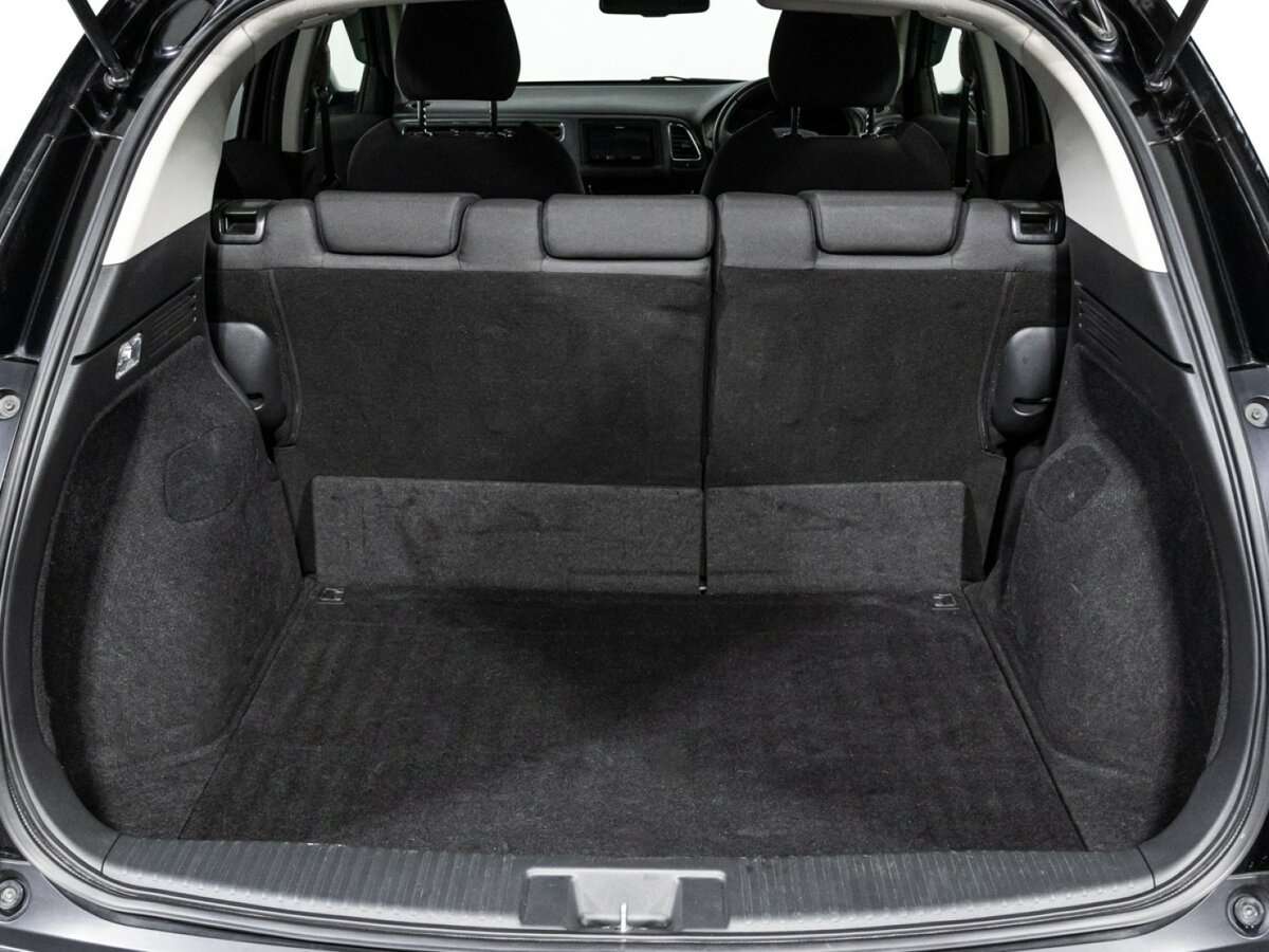 Honda Vezel с пробегом — 2019 год. Фото: #17