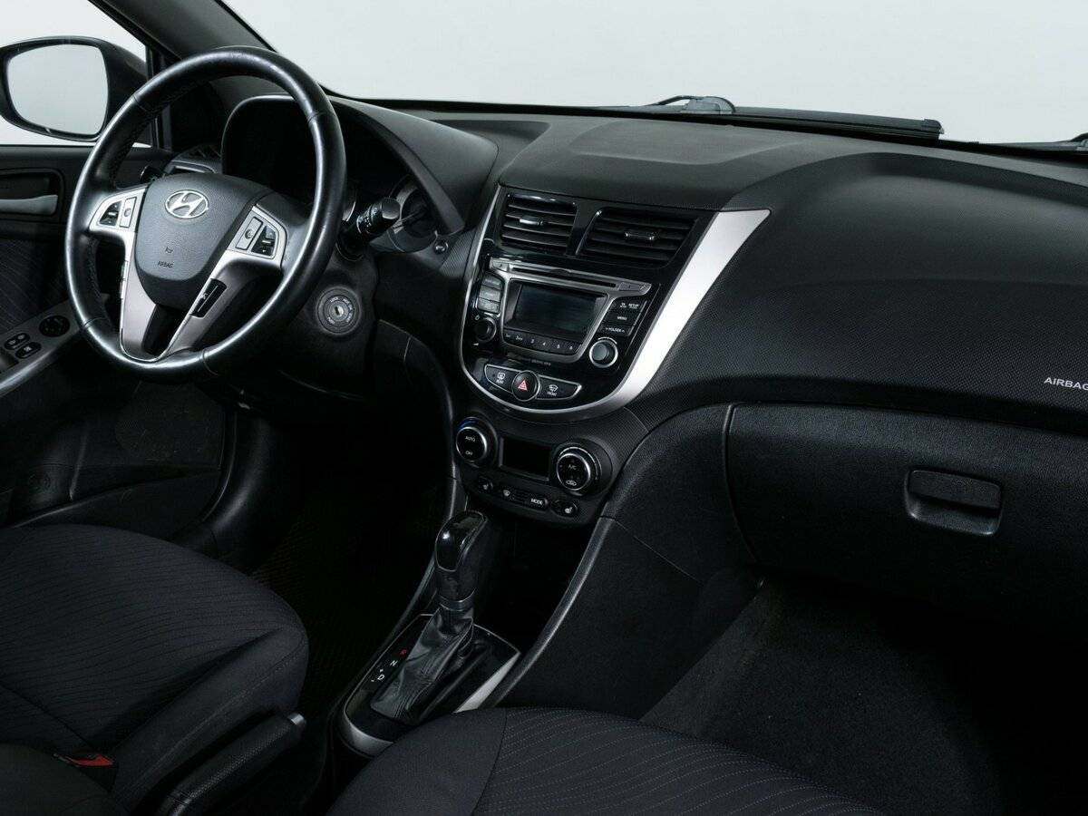 Hyundai Solaris с пробегом — 2014 год. Фото: #7