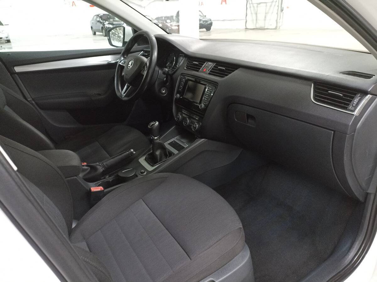 Skoda Octavia с пробегом — 2013 год. Фото: #10