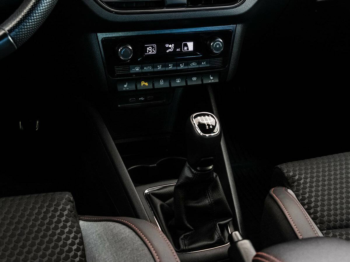 Volkswagen Polo с пробегом — 2021 год. Фото: #12