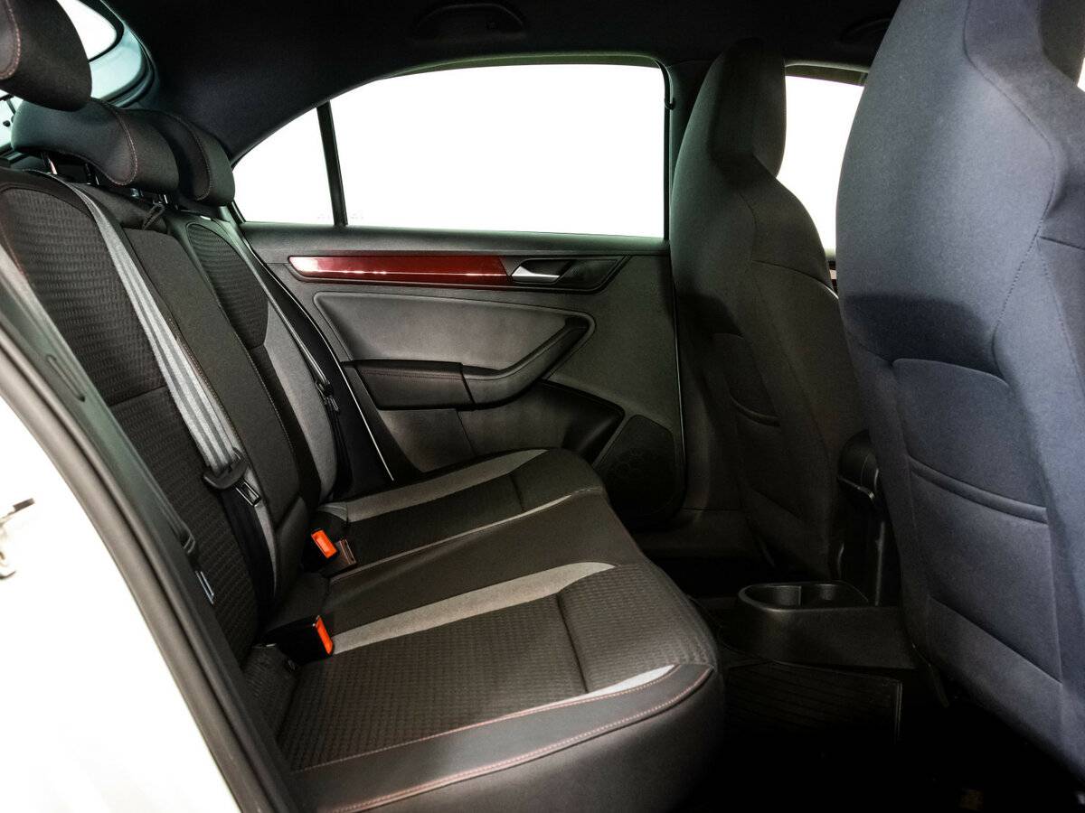 Volkswagen Polo с пробегом — 2021 год. Фото: #15