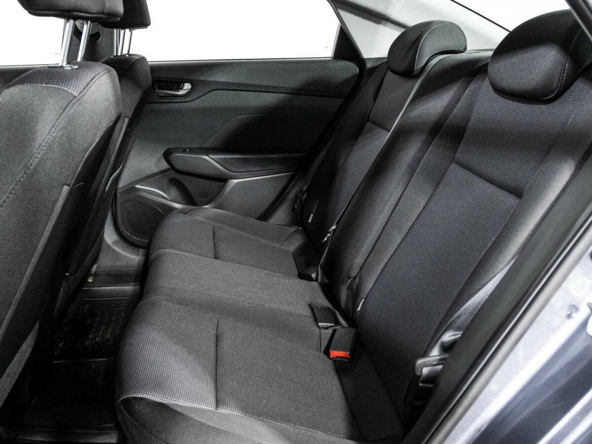 Hyundai Solaris с пробегом — 2017 год. Фото: #9