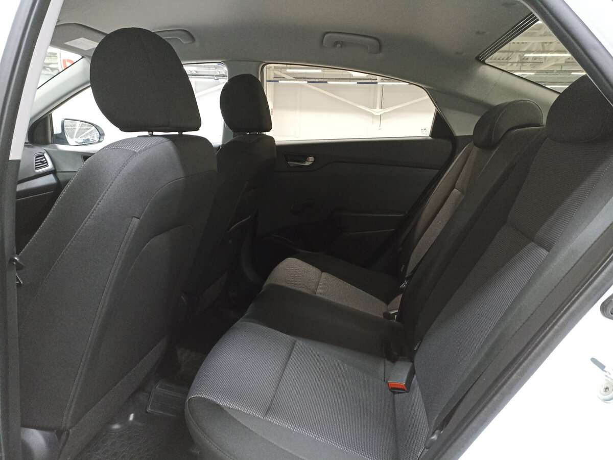 Hyundai Solaris с пробегом — 2017 год. Фото: #11