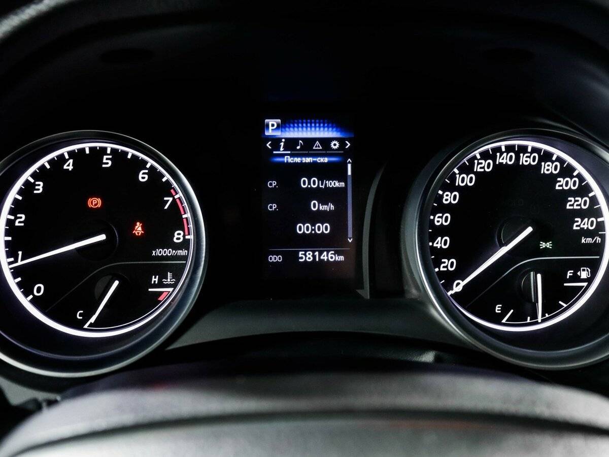 Toyota Camry с пробегом — 2021 год. Фото: #7